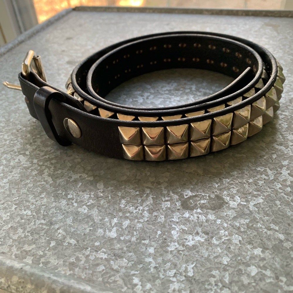 1990’s Vintage Studded Leather Belt, 36 Inches. EUC
